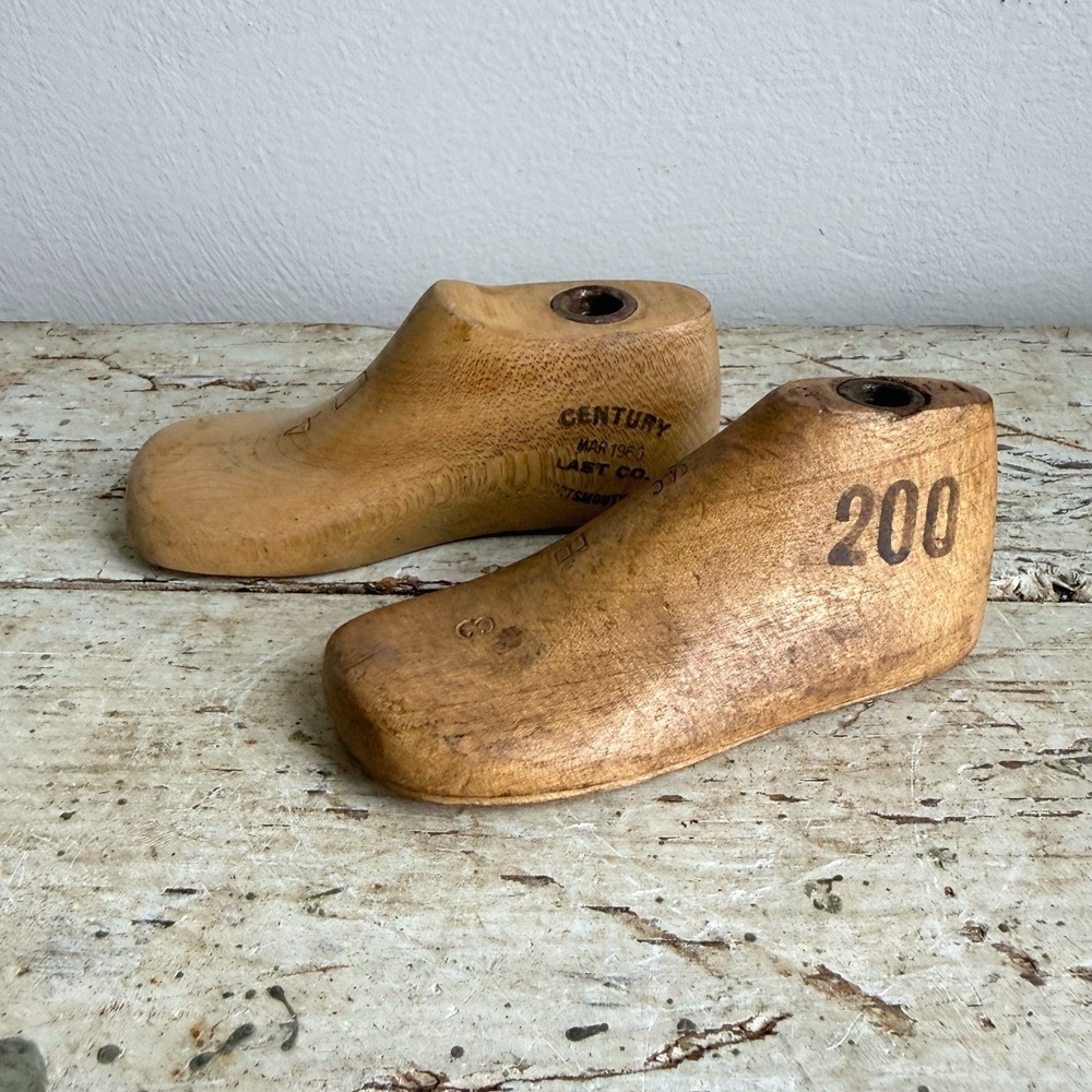 Vintage Century Last Co Empire Wood Shoe Lasts Pair 1944–60 Child Cobbler Forms